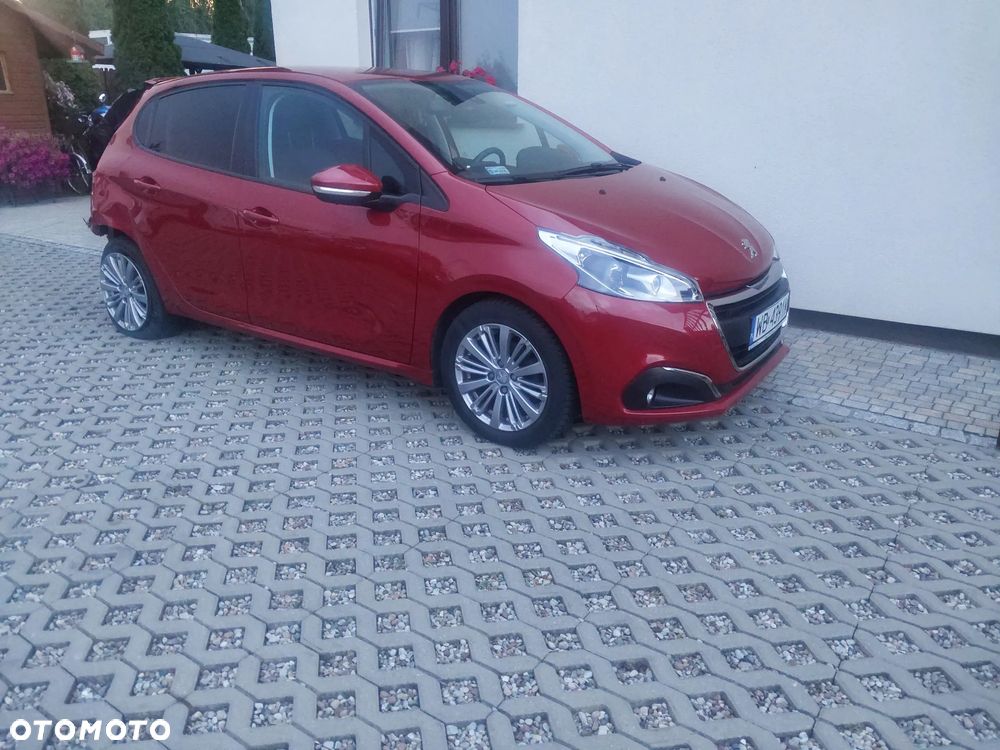 Peugeot 208 - 4