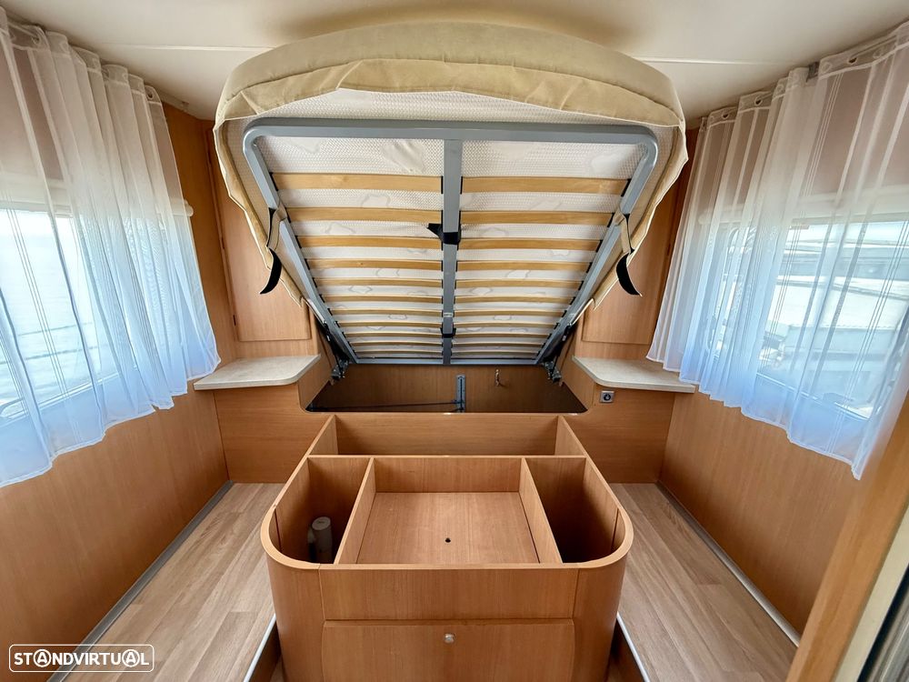 Chausson Flash 28 - Cama Central - 28