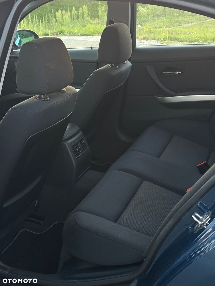 BMW Seria 3 320i - 12