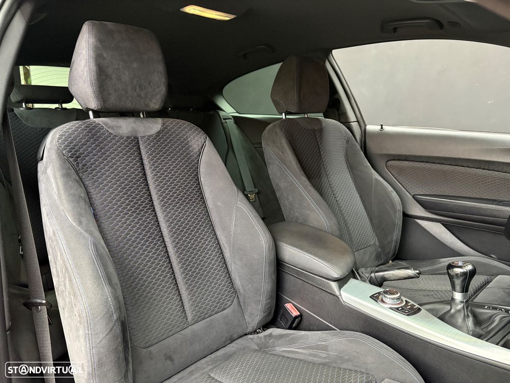 BMW 118 d Pack M - 13