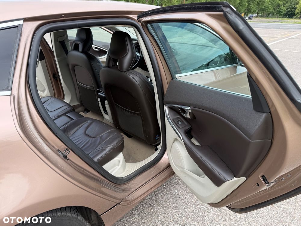 Volvo V40 D2 Momentum - 10