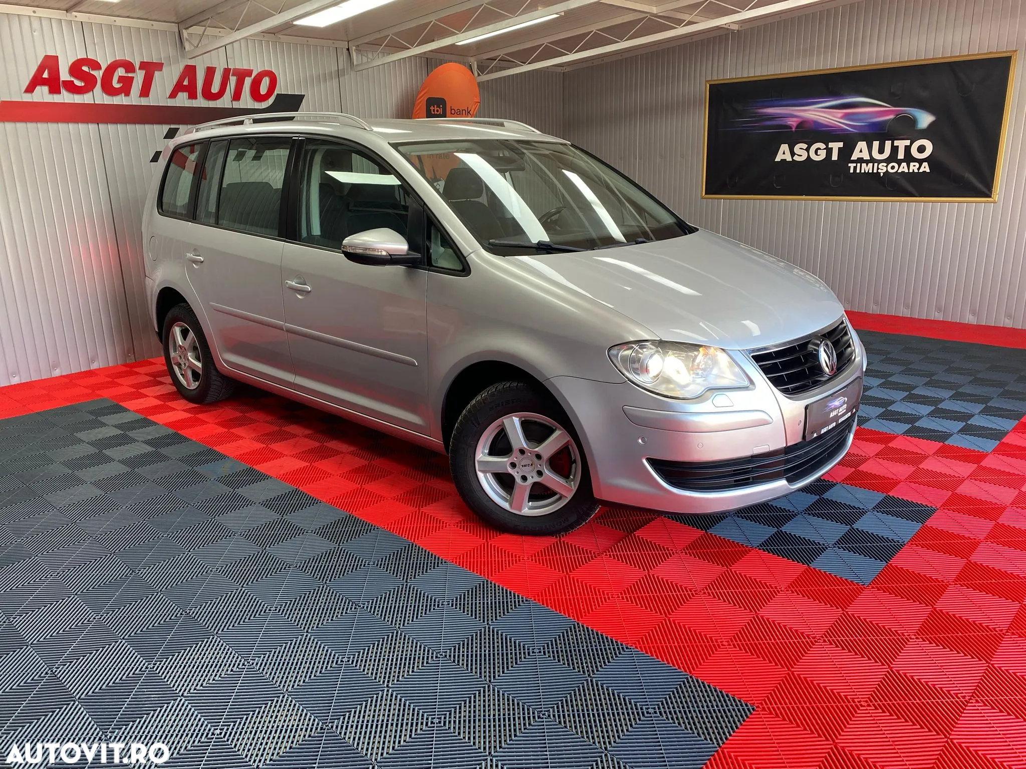 Volkswagen Touran - 3