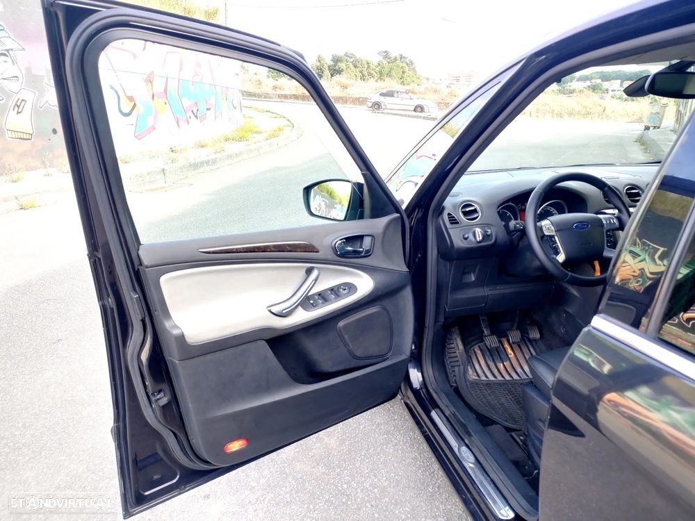 Ford Galaxy 2.0 TDCi Ghia - 19