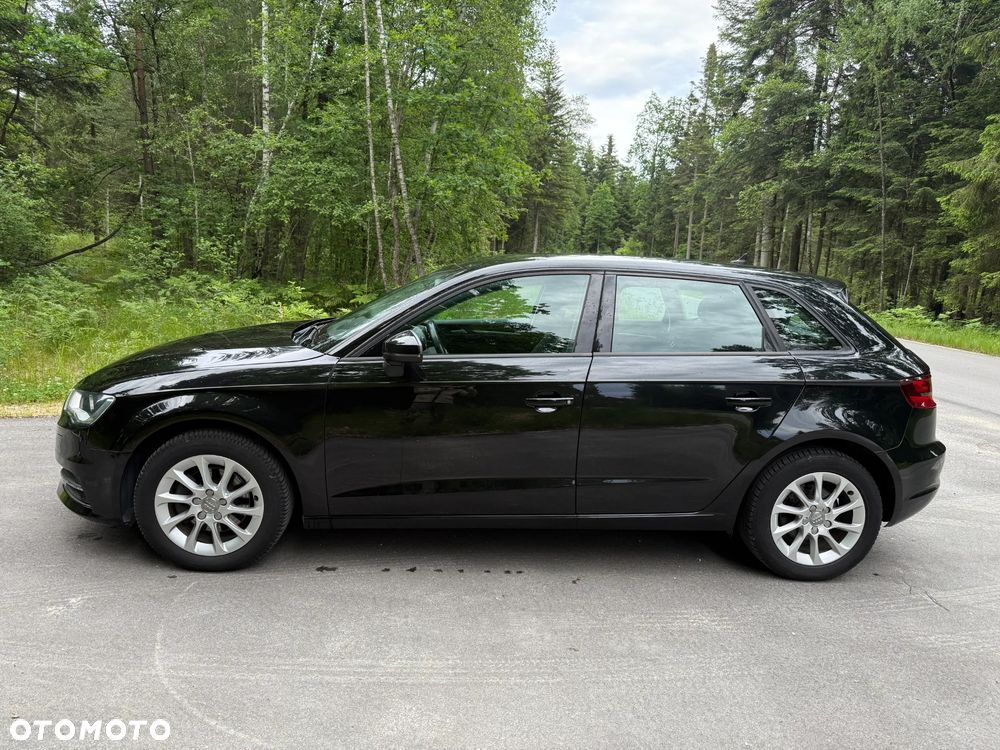 Audi A3 Sportback 1.6 TDI (clean diesel) Ambiente - 2