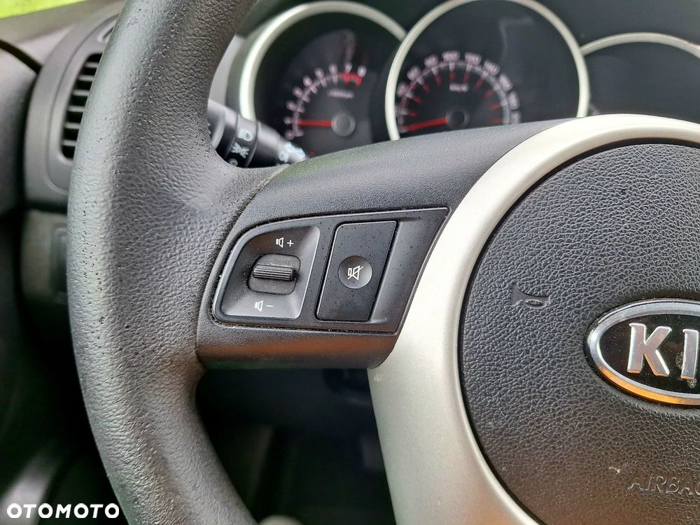 Kia Venga 1.6 M - 21