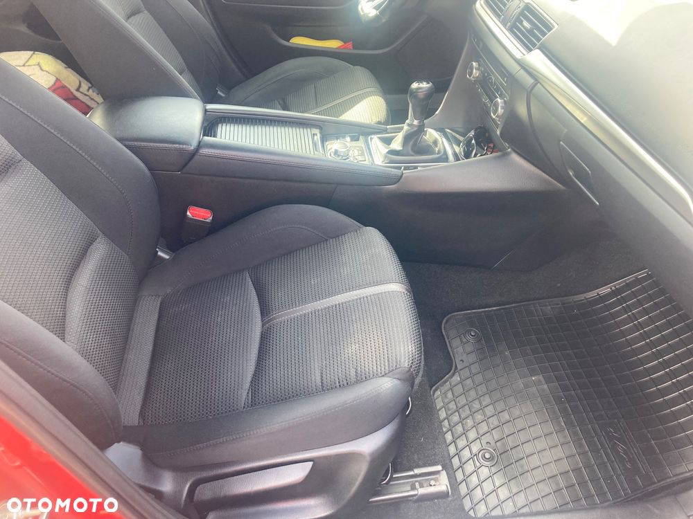 Mazda 3 2.0 Skyenergy EU6 - 8