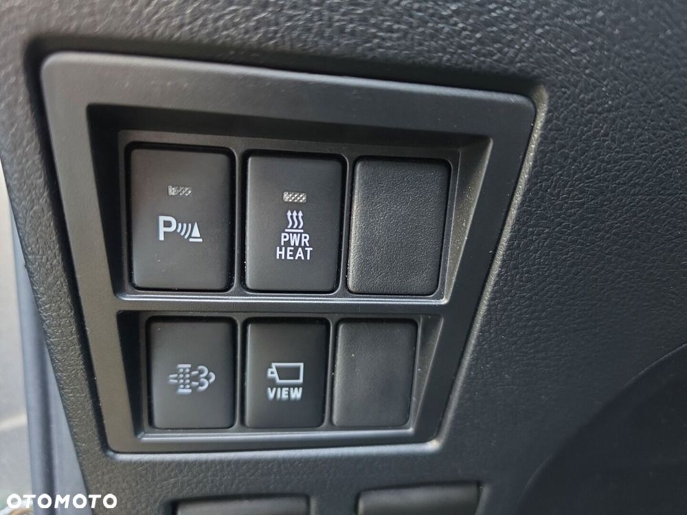 Toyota Hilux 2.8 D-4D Double Cab Invincible Sport 4x4 - 19