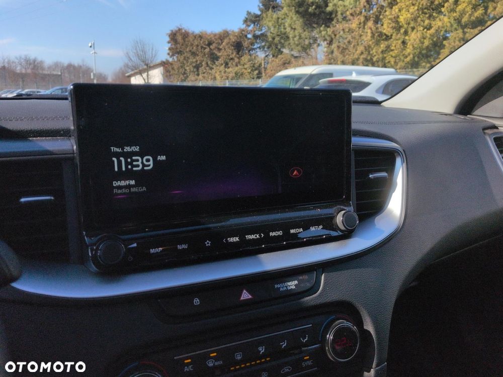 Kia Ceed 1.5 T-GDI M DCT - 11