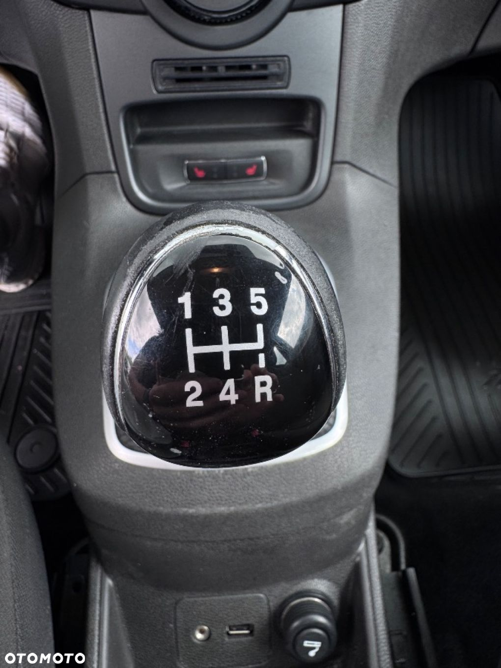 Ford Fiesta - 25