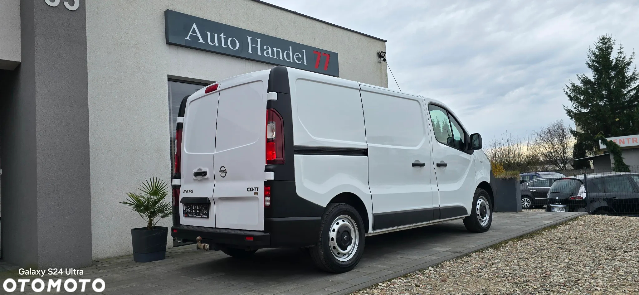 Opel Vivaro - 17