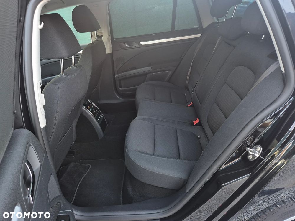Skoda Superb 2.0 TDI DSG Elegance - 27
