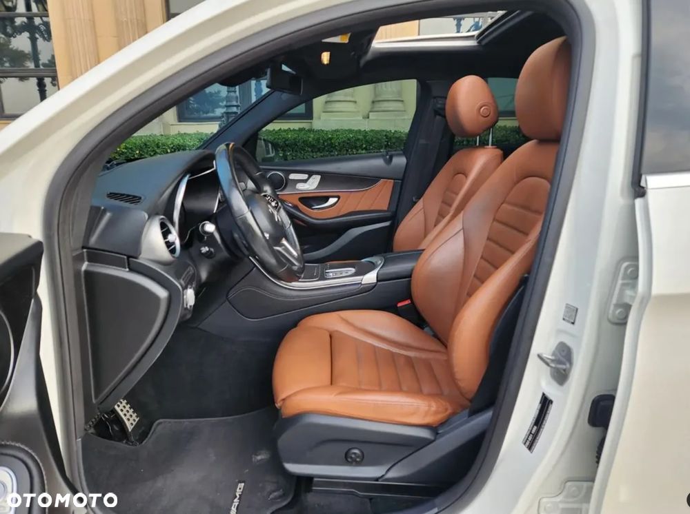 Mercedes-Benz GLC 300 4Matic 9G-TRONIC Exclusive - 9