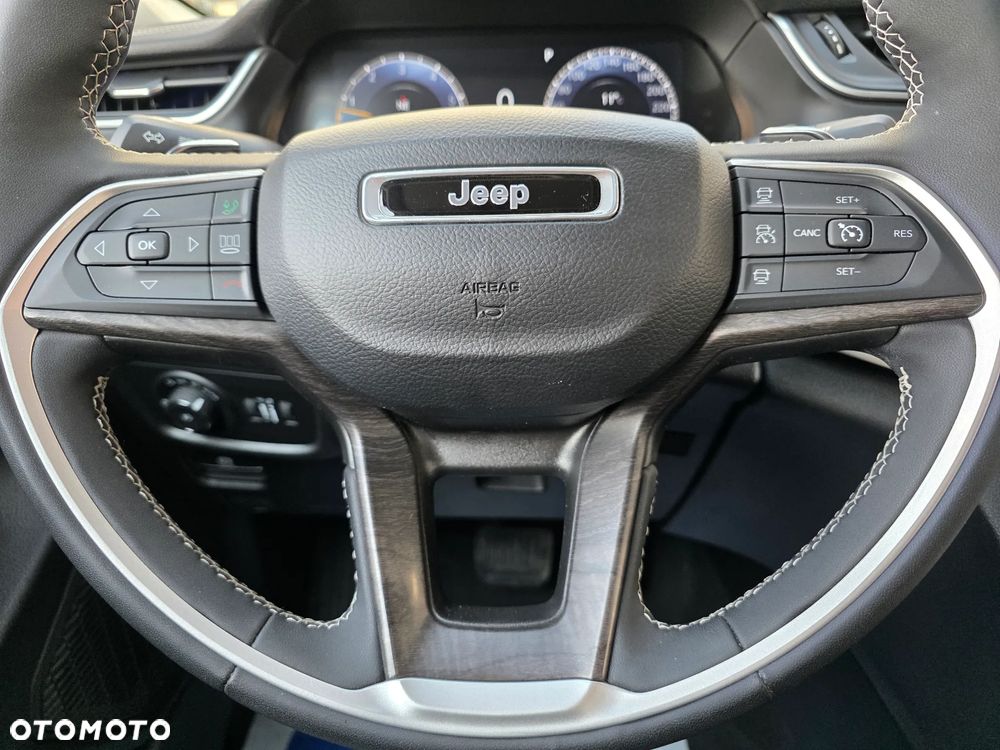 Jeep Grand Cherokee - 20