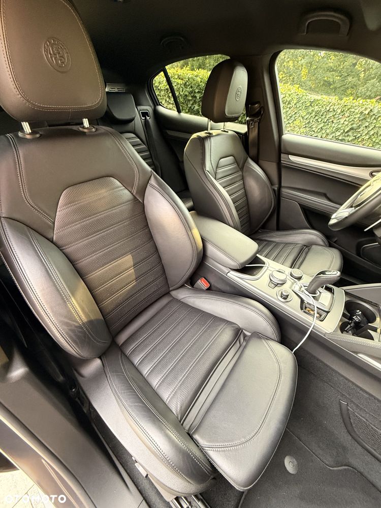 Alfa Romeo Stelvio 2.0 Turbo Veloce Q4 - 12