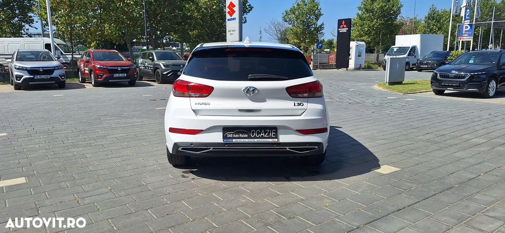 Hyundai i30 1.5 110CP M/T Highway - 6