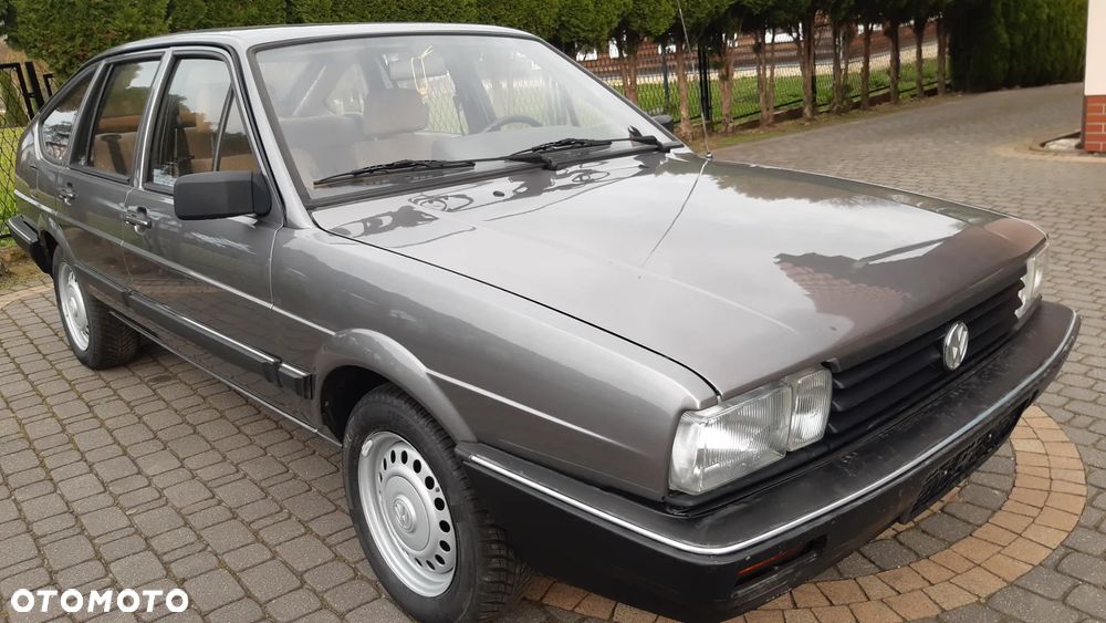 Volkswagen Passat 1.8 GL - 8