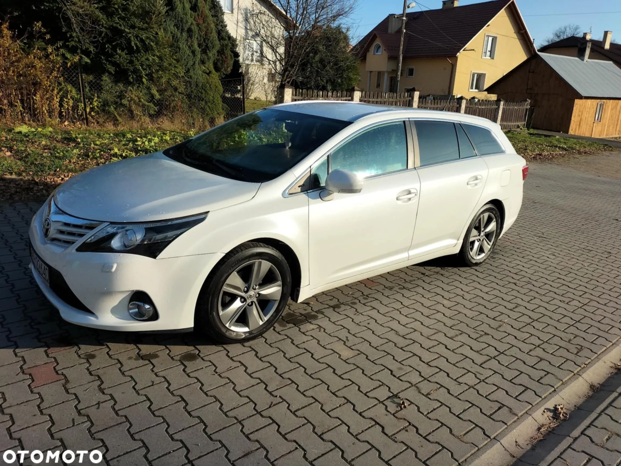 Toyota Avensis 2.0 D-4D Premium - 1