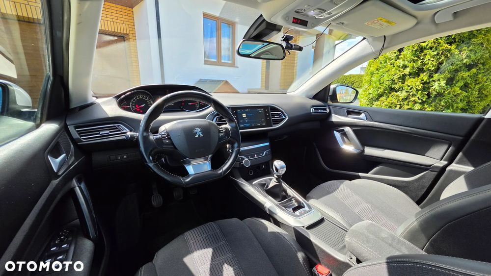 Peugeot 308 1.5 BlueHDi Allure S&S - 27