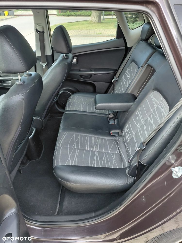 Kia Venga 1.6 CRDi 128 Vision - 10