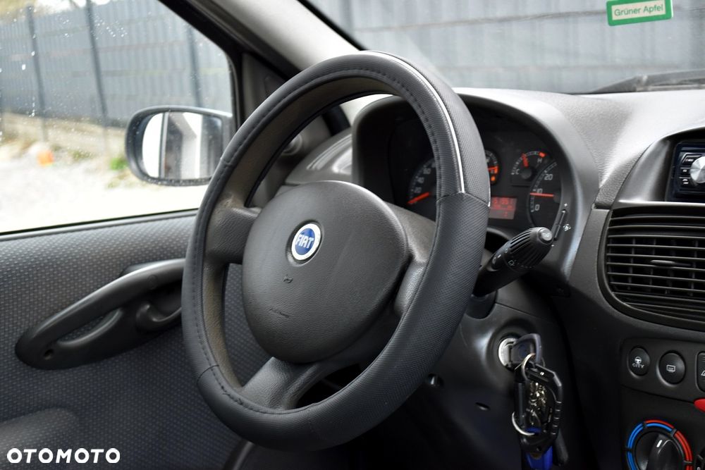 Fiat Punto 1.2 8V Active - 25