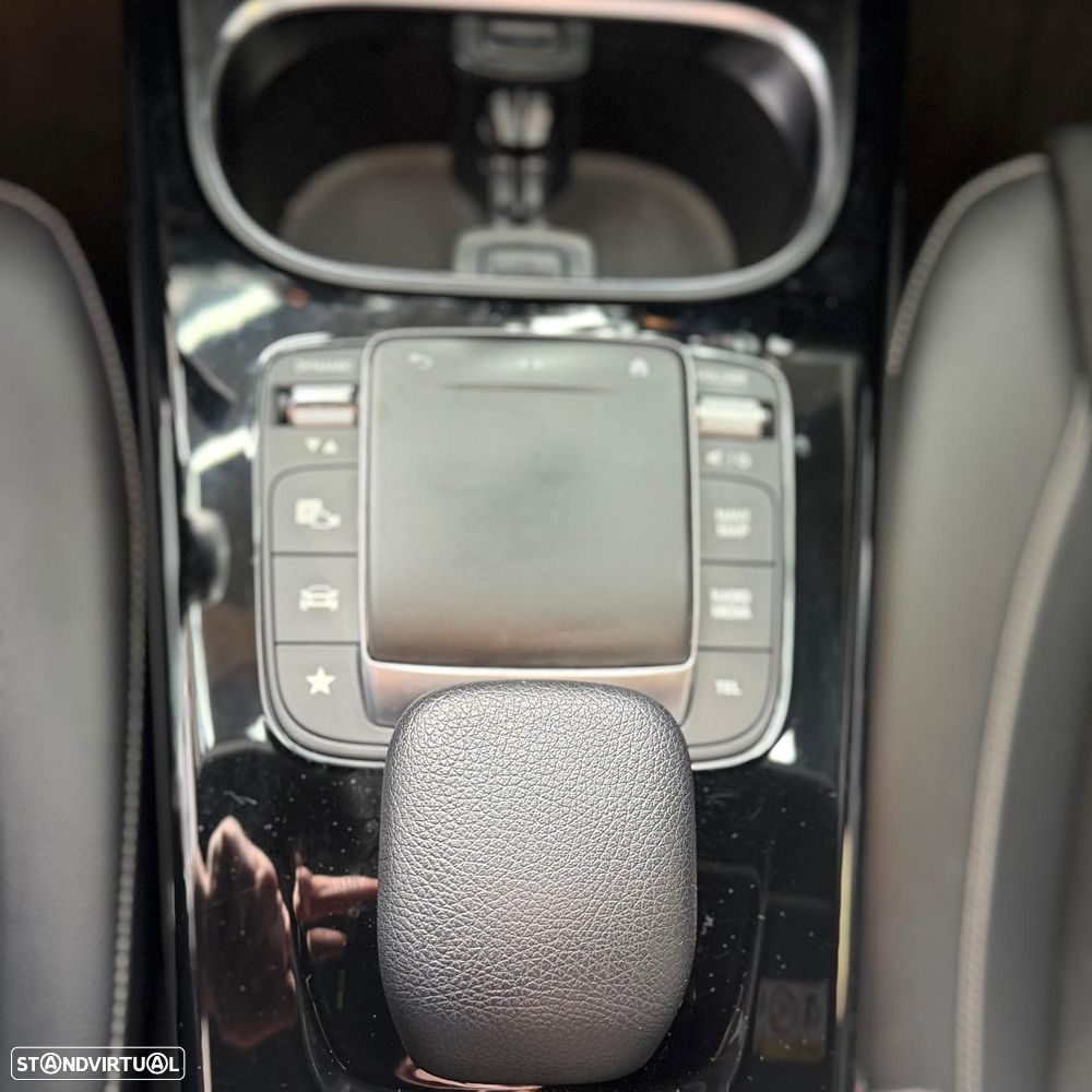 Mercedes-Benz A 250 Limousine e 8G-DCT AMG Line - 17