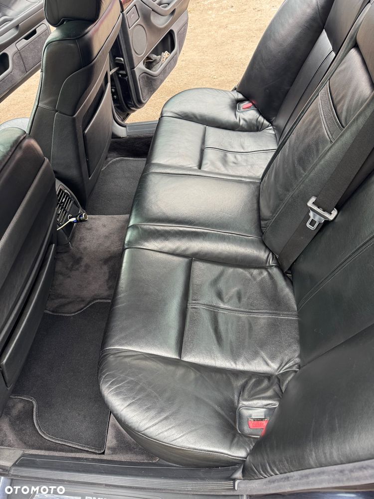 BMW Seria 7 740i - 13