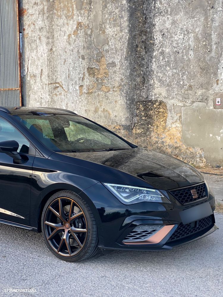 SEAT Leon ST 2.0 TSI 4Drive OPF DSG Cupra R - 2