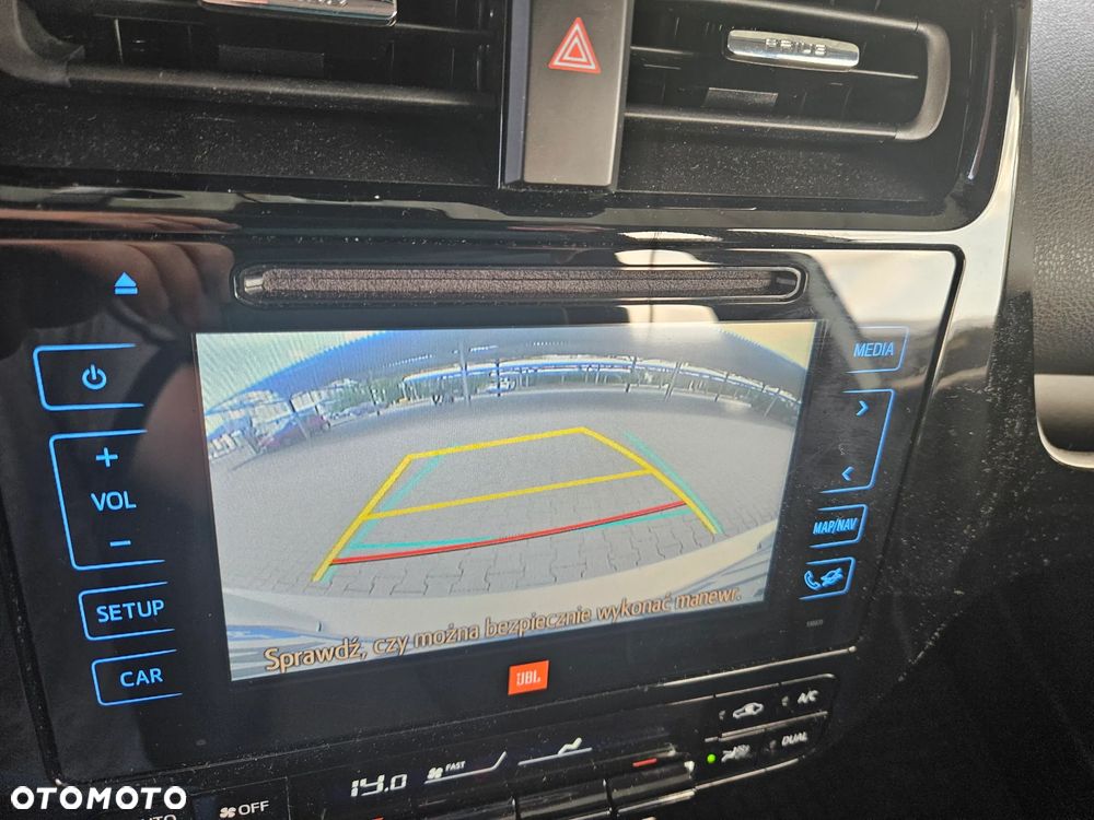 Toyota Prius Hybrid Executive - 19