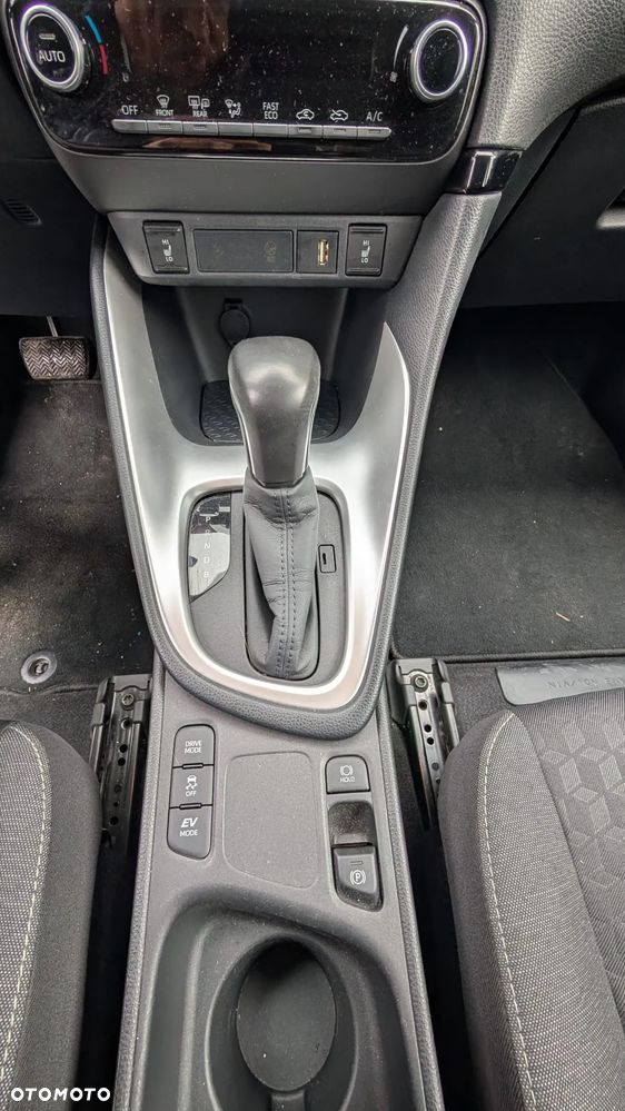 Toyota Yaris Hybrid 1.5 Style - 7