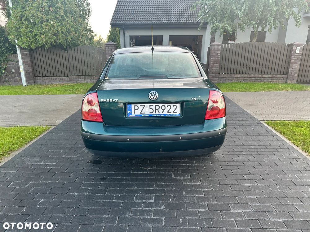 Volkswagen Passat 1.6 Comfortline - 2