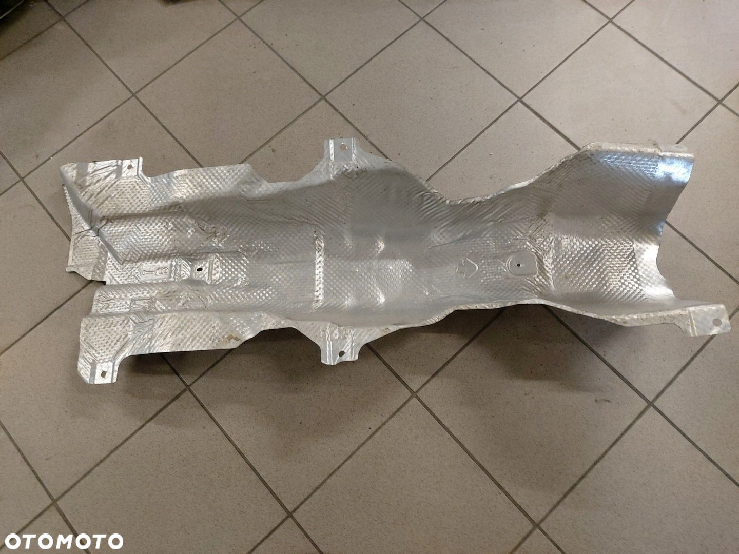 TOYOTA COROLLA E21 OSŁONA TERMICZNA WYDECHU ORG - 4