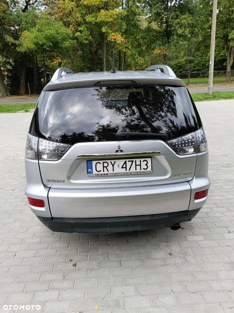 Mitsubishi Outlander - 4