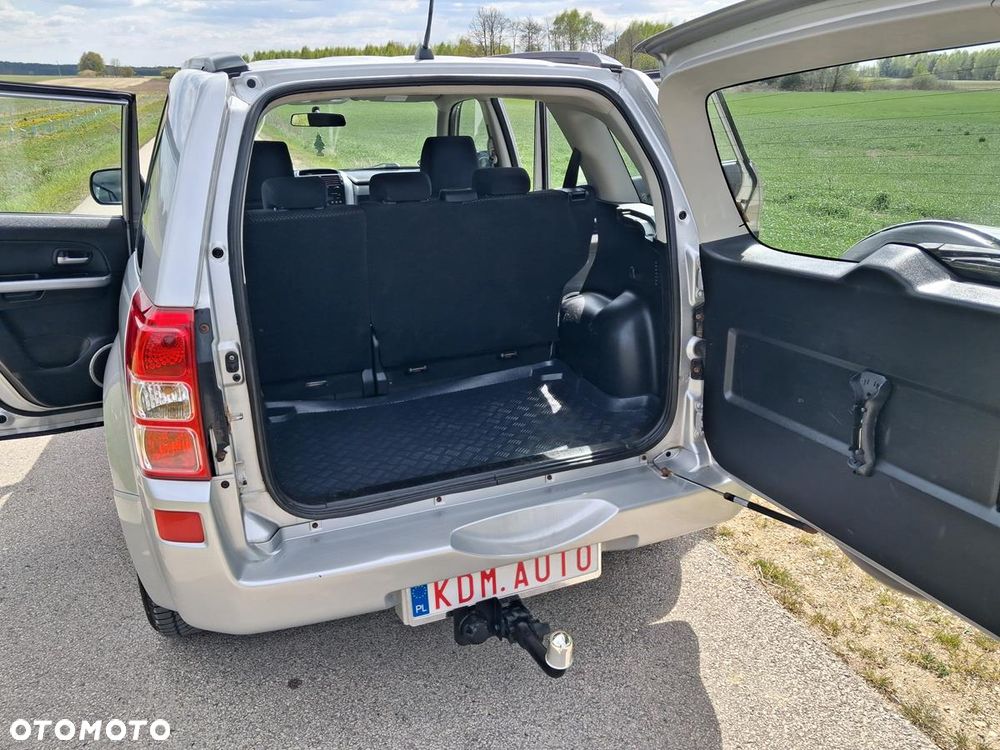 Suzuki Grand Vitara 2.0 - 28