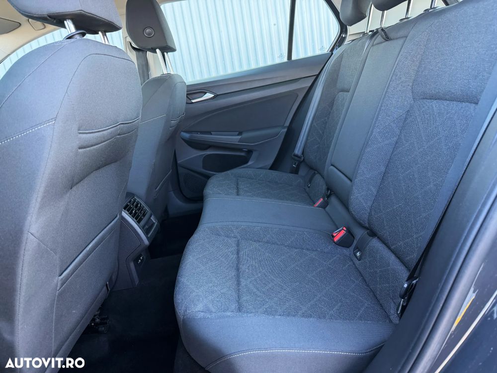 Volkswagen Golf - 11