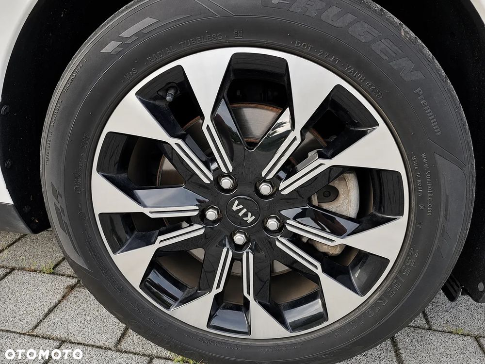 Kia Carnival - 15