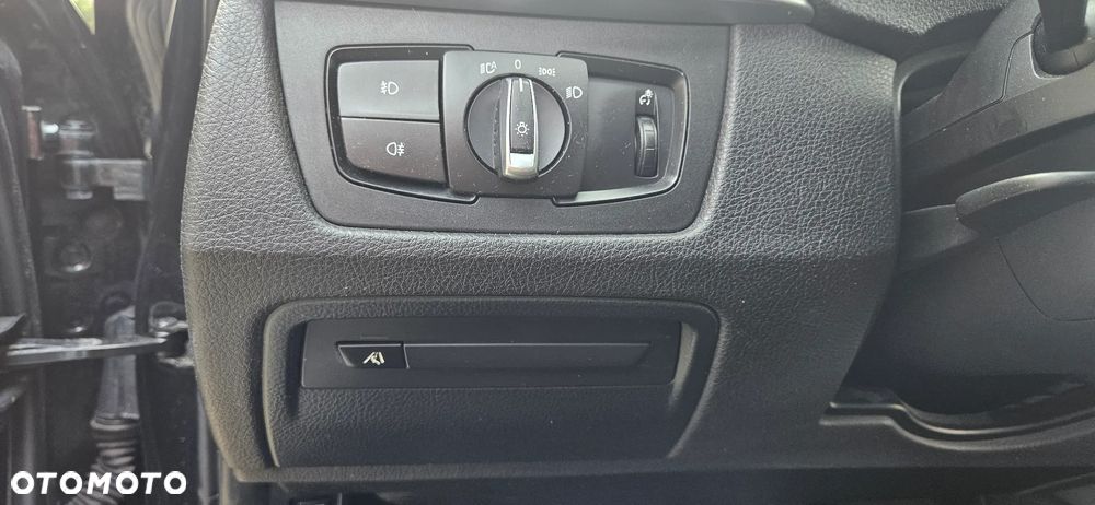 BMW Seria 3 320i - 20