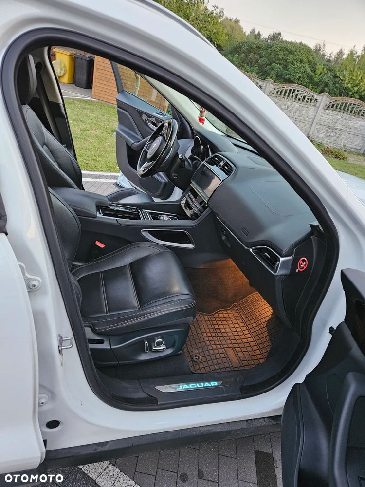 Jaguar F-Pace 2.0 i4P AWD Prestige - 4