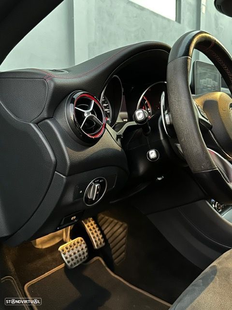Mercedes-Benz CLA 45 AMG 4Matic Speedshift DCT 7G Night Edition - 30