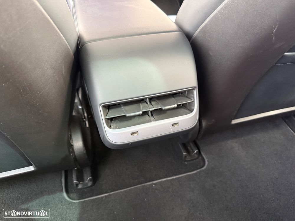 Tesla Model 3 Performance Dual Motor AWD - 24