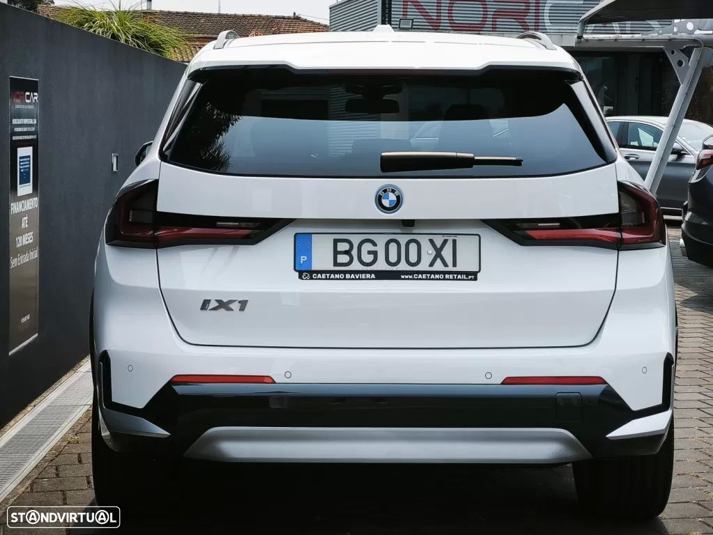 BMW iX1 eDrive20 - 15