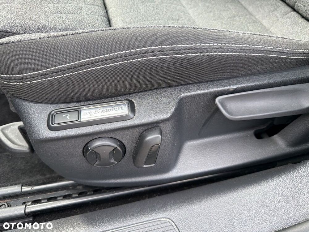 Volkswagen Passat - 22