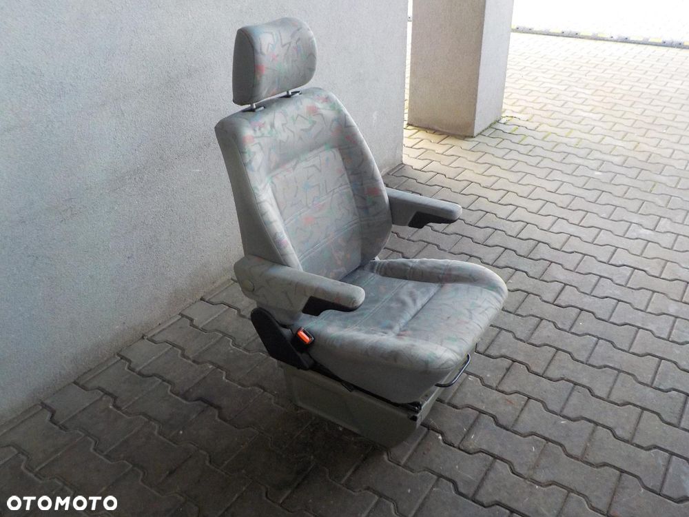 VW T4 FOTEL SIEDZENIE KIEROWCY Z PODŁOKIETNIKAMI - 4