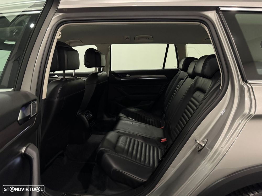 VW Passat Alltrack 2.0 TDi 4Motion - 33