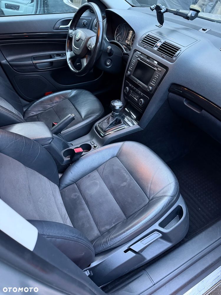 Skoda Octavia 1.8 TSI L&K DSG - 8