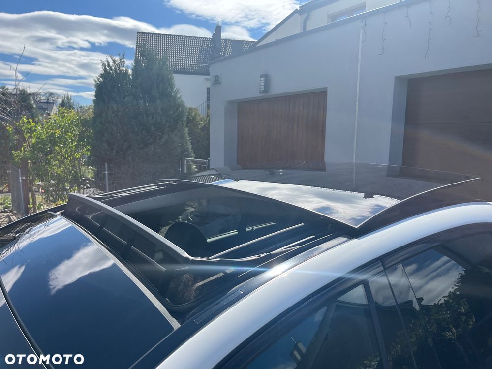 Mercedes-Benz Klasa E 220 d 4-Matic 9G-TRONIC - 15
