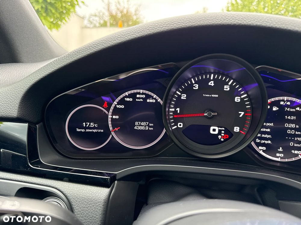 Porsche Cayenne - 28