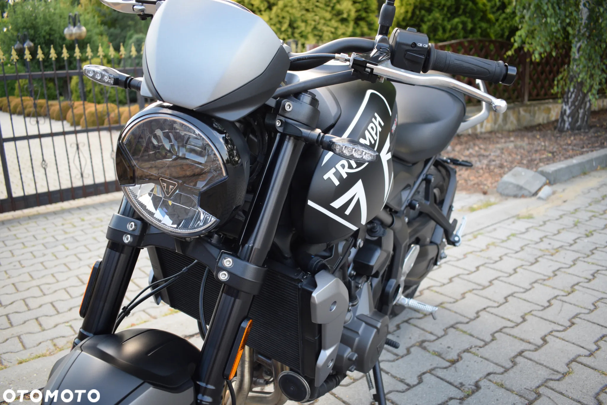 Triumph Trident - 25