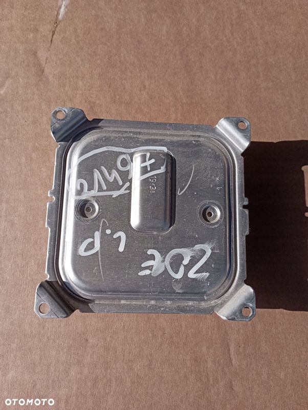 RENAULT ZOE PRZETWORNICA LAMPY MODUŁ LED 260556623R - 3