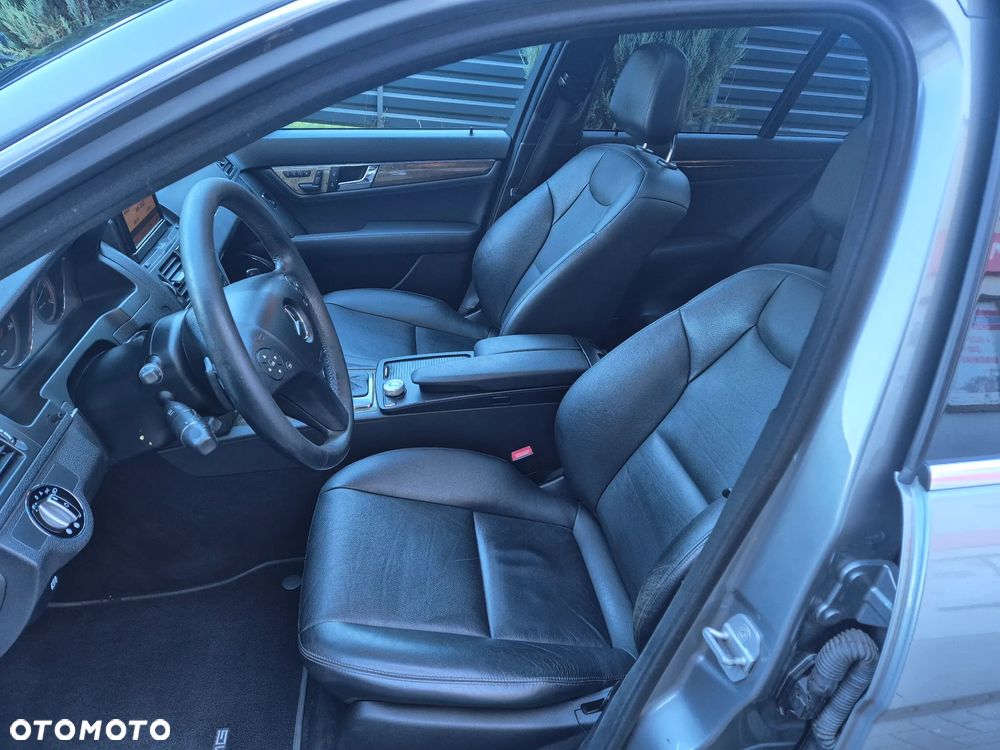 Mercedes-Benz Klasa C 320 T CDI DPF 4Matic 7G-TRONIC Avantgarde - 9