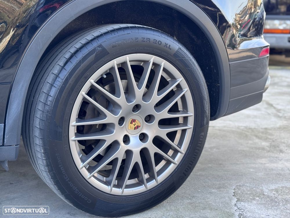 Porsche Cayenne - 25